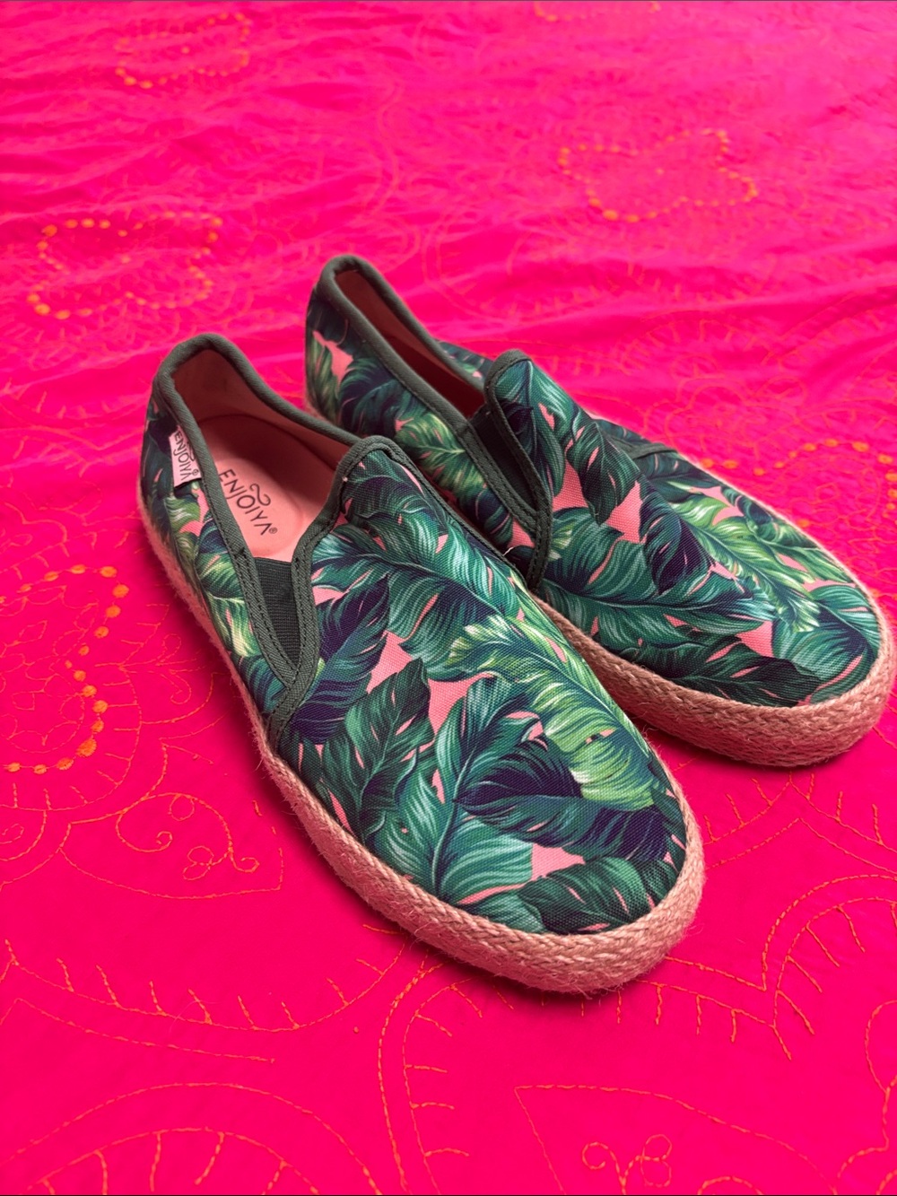 Tropical Leaf Slip-On Espadrilles in Green